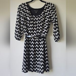 City Triangles Black and White Chevron Long Sleeve Dress Size S